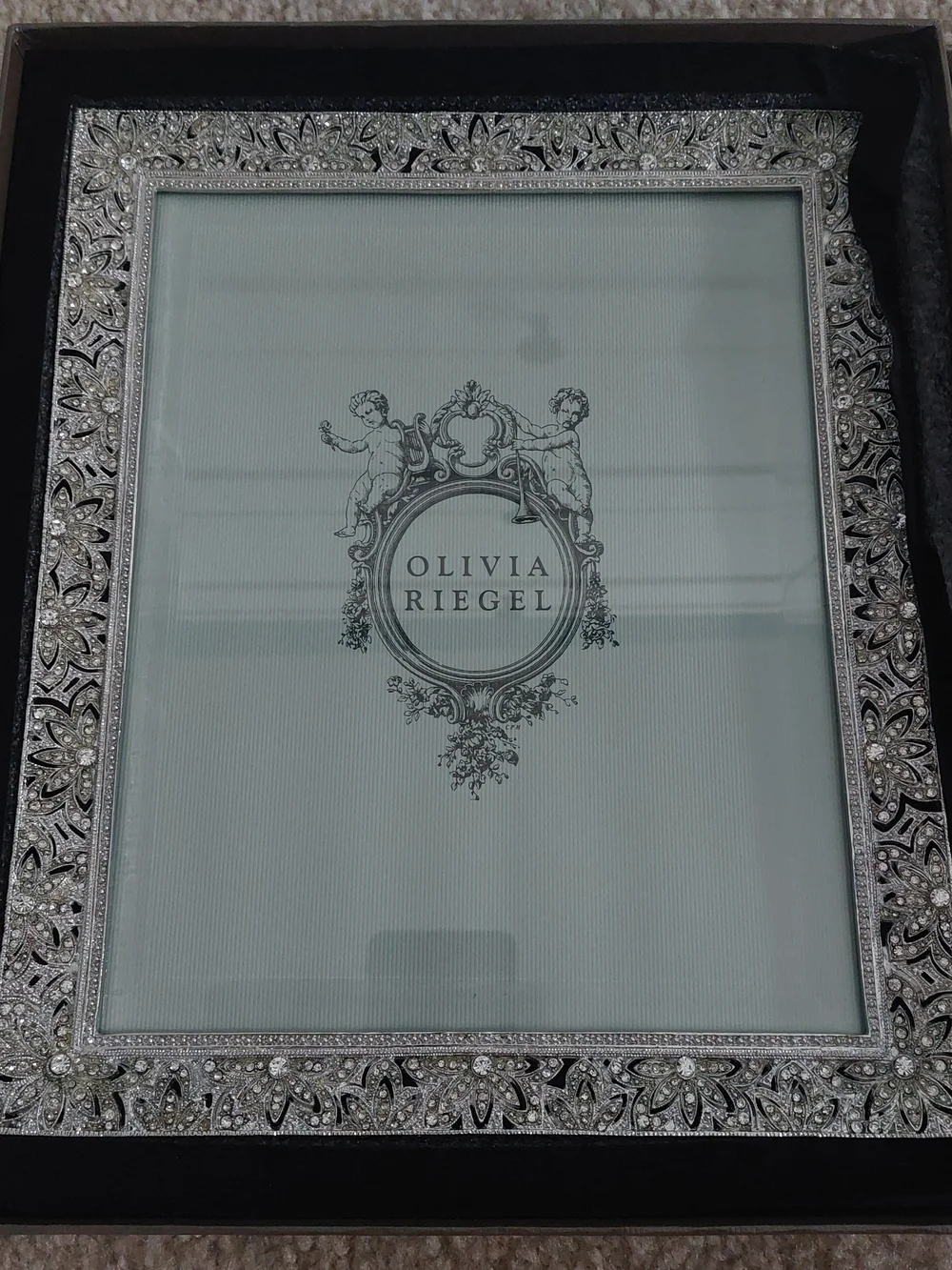 Olivia Riegel Windsor 8x10 Frame - New in Box
